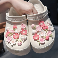Nouveauté 2026 : Breloques de chaussures en résine exquises motif fleur de cerisier, accessoires de mode pour sabots, jolies boucles de chaussures pour femmes et filles