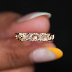 Anillo de cadena de eslabones cubanos clásicos ostentosos de hip-hop para mujer - Product Image 2