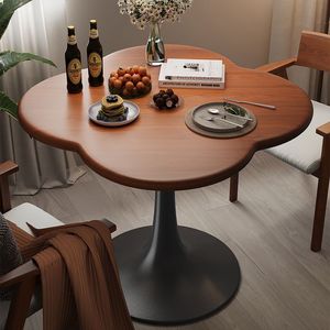 Mesa de Centro Vintage de Estilo Americano Retro de Alta Gama con Diseño de Trébol de Cuatro Hojas, Ideal para Sala de Estar Pequeña o Balcón - Product Image 1