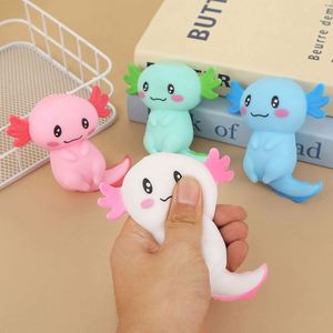 Jouet anti-stress créatif en caoutchouc, adorable salamandre à presser, cadeau pour enfants, jouet à presser à la main, petit jouet à rebond lent, axolotls - Product Image 3