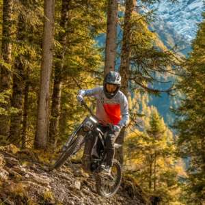 Motocicleta Eléctrica Todoterreno Ultra Silenciosa con Motor Central, Cero Emisiones, 8KW de Alta Potencia, Ecológica, Doble Suspensión, Impermeable - Product Image 2