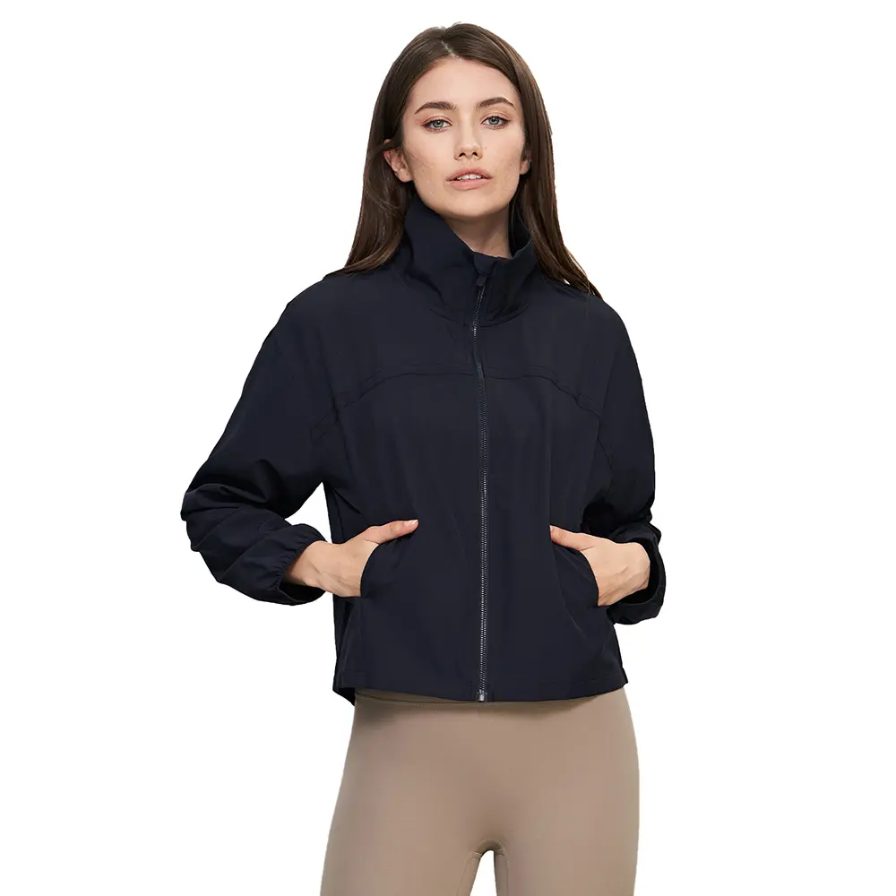 Женская ветрозащитная спортивная куртка с высоким воротником