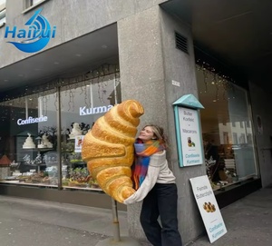 Sculpture de <span class=keywords><strong>croissant</strong></span> en fibre de verre pour façade de boulangerie, décoration artistique confortable et ludique pour devanture de magasin, statue en forme de pain - Product Image 3