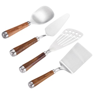 Spatule personnalisée avec logo pour <span class=keywords><strong>achat</strong></span> en gros, <span class=keywords><strong>ustensile</strong></span> de <span class=keywords><strong>cuisine</strong></span> en acier inoxydable 304 avec manche en bois de rose massif, épaissie et durable pour la cuisson - Product Image 6