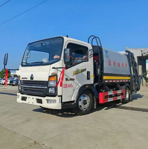 Nouveau camion compacteur à chargement arrière Sinotruk HOWO Chassis 4*2 Diesel manuel Euro <span class=keywords><strong>3</strong></span> pour la collecte des déchets - Product Image 1