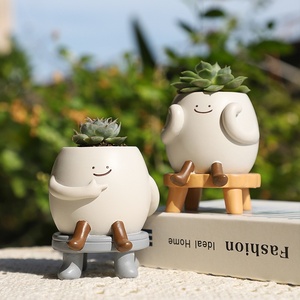 Mini pot de fleurs en forme d'éléphant de dessin animé mignon pour plantes succulentes, idéal pour la décoration créative de bureau, de maison, de balcon et de jardin. - Product Image 2