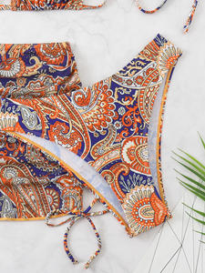 Set bikini da donna in 3 pezzi con stampa Paisley, top triangolare con laccetto + minigonna + foulard per la testa, set da bagno per vacanze - Product Image 4