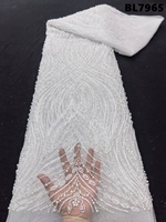 Tissu en dentelle blanche brodé de perles et de sequins faits main de luxe pour robes de mariée, de soirée et accessoires en tulle perlé pour filles