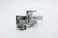 Support de montage PV en aluminium sur mesure, support solaire anodisé résistant à la corrosion pour ferme solaire côtière