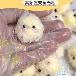 ตุ๊กตาไก่บีบเล่นได้ ของเล่นห้อยคอ สีเหลืองขาว วัสดุ TPR บรรเทาความเครียด สำหรับเด็ก ของขวัญสำหรับทุกเพศ - Product Image 4