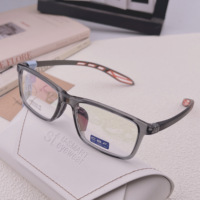 Lunettes optiques pour femmes de marque célèbre de haute qualité Style classique avec forme de visage de diamant Match stock prêt à prix bon marché