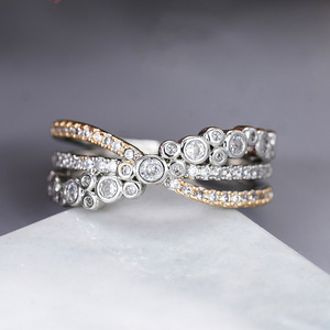 Anello a X con Zirconi Intrecciati per Donne, Gioiello da Dito alla Moda e Trendy - Product Image 4
