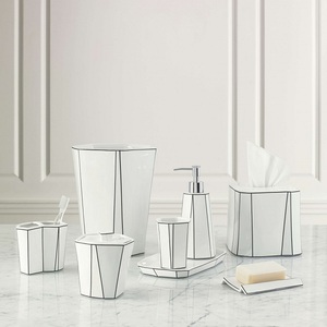 <span class=keywords><strong>Set</strong></span> <span class=keywords><strong>da</strong></span> <span class=keywords><strong>bagno</strong></span> di accessori in ceramica decorativi per la casa di lusso - Product Image 5