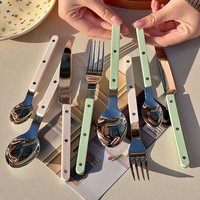 Ensemble de couverts modernes en acier inoxydable 430, écologiques, sans BPA, compatibles lave-vaisselle, avec manche en plastique ABS, pour fêtes de mariage, comprenant