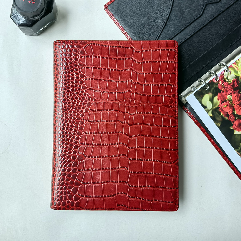 Agate rouge avec motif crocodile et intérieur noir