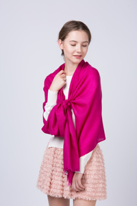 Écharpe de marque pour femme en laine OEM 66*190cm, super chaude, épaisse, taille personnalisée, pour l'hiver, l'automne, les fêtes en plein air, respirante - Product Image 4