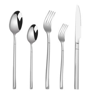 Ensemble de Couverts de Luxe <span class=keywords><strong>en</strong></span> Acier Inoxydable de Haute Qualité – Vaisselle Durable <span class=keywords><strong>Argent</strong></span>ée (Fourchettes, Cuillères, Couteaux) pour Usage Domestique et Cérémonies - Product Image 5
