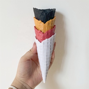 Nouveau kit de 4 couleurs de cornets gaufrés roses avec support de présentation, machine à crème glacée jouet, plateau d'entraînement réutilisable, modèle alimentaire en PVC - Product Image 1