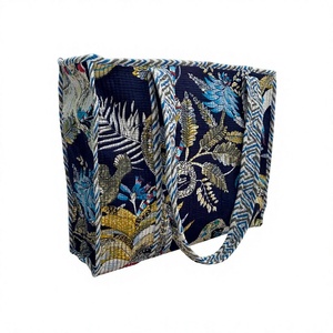 Bolsa de Mano de Algodón Hecha a Mano al por Mayor con Cierre de Cremallera, Diseño Acolchado, Bolsa de Compras Lavable para Verano y Otoño - Product Image 1