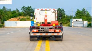 Camión de Basura Foton H2 4x2 Diésel Manual Euro 6 con <span class=keywords><strong>Gancho</strong></span> Elevador, Camión de Saneamiento con Contenedor de Residuos Hidráulico - Product Image 4
