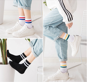 Machine à tricoter des chaussettes à haute efficacité, 168 aiguilles, couture de l'orteil des chaussettes de 3,75 pouces avec logiciel de conception de chaussettes - Product Image 6