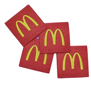 Écusson brodé thermocollant personnalisé pour chapeau, prix usine, logo privé sur mesure, étiquettes de vêtements en tissu haute densité - Product Image 1