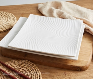 Assiettes au <span class=keywords><strong>design</strong></span> minimaliste moderne pour hôtel et restaurant <span class=keywords><strong>Assiette</strong></span> plate en céramique <span class=keywords><strong>blanche</strong></span> de 9 pouces Assiettes carrées en <span class=keywords><strong>porcelaine</strong></span> - Product Image 2