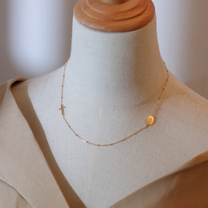 Collares de Moda con Cruz de María Chapados en Oro, Collar Religioso de Acero Inoxidable con Cuentas - Product Image 5