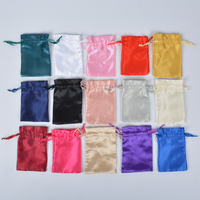 Sacs à cordon en satin de soie personnalisés avec logo sur mesure pour le rangement de perruques, bijoux et emballages cadeaux, impression sérigraphique