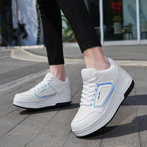 Chaussures à roulettes lumineuses pour enfants avec roues alignées et roulements ABEC 7, design en EVA à surface souple - Product Image 3