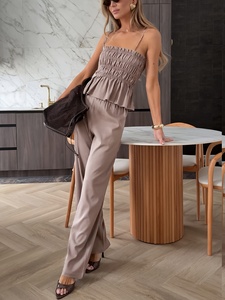 Conjunto casual de verano <span class=keywords><strong>para</strong></span> mujer con camisola plisada y pantalones anchos de cintura alta en tela suave y ligera - Product Image 2