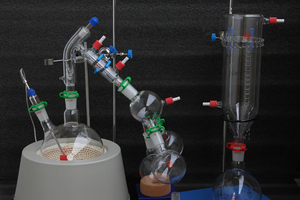 Kit de destilación de ruta corta de vidrio Sraylab con trampa fría y manto de calentamiento magnético 2000ml - Product Image 5