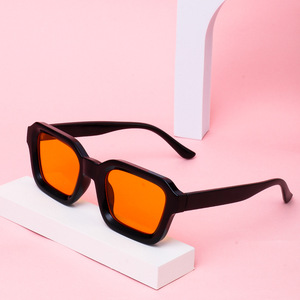 <span class=keywords><strong>Gafas</strong></span> <span class=keywords><strong>de</strong></span> <span class=keywords><strong>Sol</strong></span> <span class=keywords><strong>de</strong></span> lujo cuadradas Retro 2025 para mujer UV400 <span class=keywords><strong>gafas</strong></span> <span class=keywords><strong>de</strong></span> <span class=keywords><strong>sol</strong></span> Ocean Lens para hombre logotipo personalizado <span class=keywords><strong>de</strong></span> alta calidad Beige naranja dorado - Product Image 5