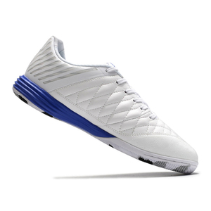 2024 <span class=keywords><strong>Crampons</strong></span> de Football Personnalisés pour Hommes, Chaussures de <span class=keywords><strong>Foot</strong></span> en PU de Haute Qualité avec Logo, Utilisation Hiver et Été - Product Image 2