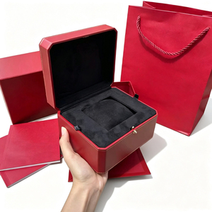 Estuche para Reloj de Cuero Sintético Rojo con Forro de Gamuza Sintética, Cierre a Presión, Forma Rectangular, Diseño Duradero - Product Image 1