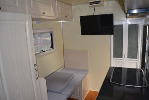 Rimorchio a collo di cigno con testa quadrata 2024 con tenda da sole per caricare 2 <span class=keywords><strong>3</strong></span> 4 cavalli - Product Image 5