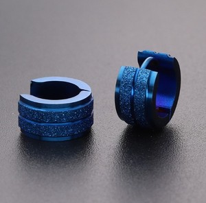Boucles d'oreilles en acier inoxydable classique en gros boucles d'oreilles pour hommes en or - Product Image 3