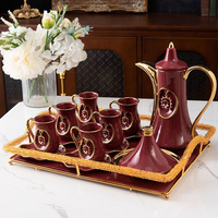 Ensemble de cafetière et tasses en porcelaine arabe de luxe, service à thé en céramique du Moyen-Orient avec plateau en métal doré pour la maison et l'hôtel