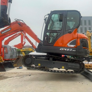 Excavatrice Doosan DX60 d'occasion à 95% neuve, prix bas, originale coréenne, 6 tonnes, hydraulique, sur chenilles, à vendre - Product Image 2