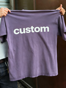 Camiseta Vintage Lavada 100% Algodón, Camiseta con Estampado Gráfico Morado de Alta Calidad con Impresión DTG para Ropa Urbana Casual de Manga Corta para Hombre - Product Image 3