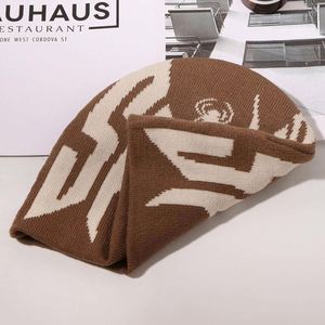 Gorro de Punto Acrílico Jacquard con Logotipo Personalizado para Mujer, Estilo Y2K, Invierno, Gorros Personalizados al por Mayor - Product Image 2