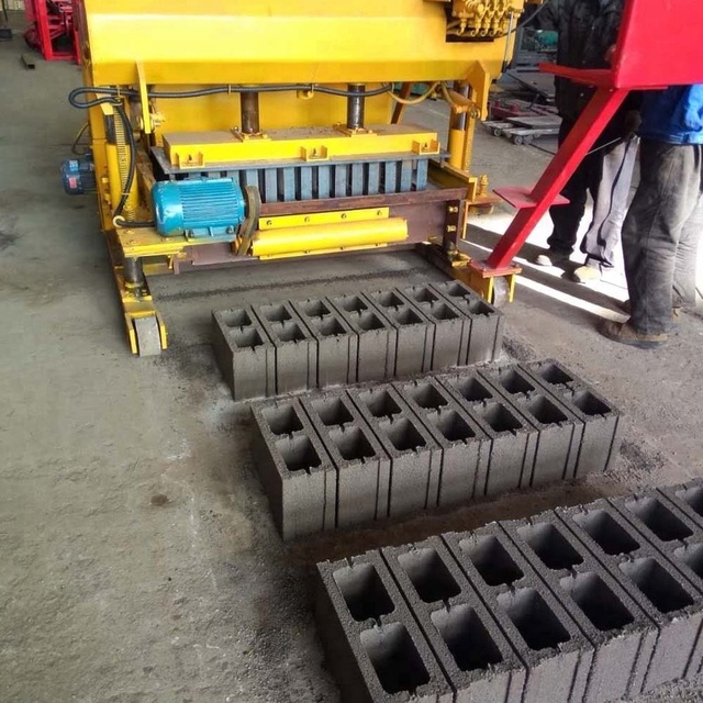 Automatic Brick Making Machine Brick Laying Machine Multiple Uses Mobile Block Moulding Machine