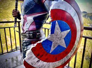 Statue grandeur nature Captain America <span class=keywords><strong>Marvel</strong></span> Avengers Endgame 1/<span class=keywords><strong>2</strong></span> 110CM avec marteau Mjolnir et doubles boucliers en résine - Product Image 3
