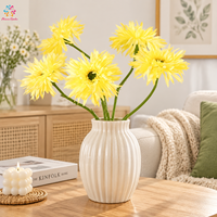 Tiges de fleurs artificielles réalistes en chrysanthème blanc pour la décoration de la maison, des mariages et des hôtels