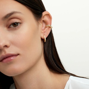 CHICNNA Orecchini a polsino in vermeil d'oro 14k 2026, Orecchini di design alla moda da donna, Inossidabili, con diamanti naturali - Product Image 2