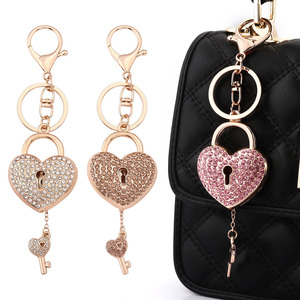ファッションフルラインストーンハートロックキーホルダーバレンタインデー用クラスプバッグチャームハート型バッグアクセサリー - Product Image 1