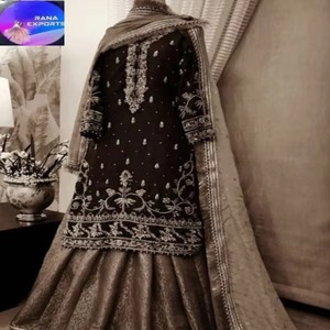 Kurti Negro Bordado de Alta Calidad con Sharara Dorada y Dupatta, Diseño de Alta Costura para Mujer, Ideal para Fiestas - Product Image 3