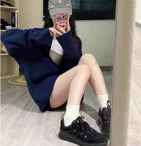 Ensemble deux pièces pour femme, pull tissé oversize <span class=keywords><strong>à</strong></span> col en V et short, manches longues, col <span class=keywords><strong>à</strong></span> revers, é<span class=keywords><strong>l</strong></span>égant, respirant, en acrylique, tenue décontractée pour <span class=keywords><strong>l</strong></span>'automne - Product Image 4