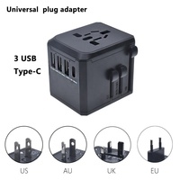 Universele zwarte aluminiumlegering reisadapter met 4 USB-C poorten voor laptop, mobiele telefoon, camera & LED AC slim opladen