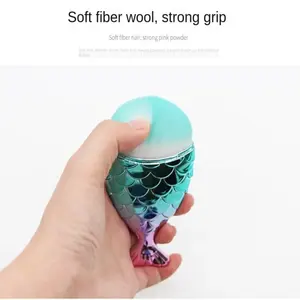 Pinceau plat en forme de poisson en poils synthétiques vegan personnalisés pour le maquillage du visage, le correcteur, compatible avec les pinceaux synthétiques - Product Image 3